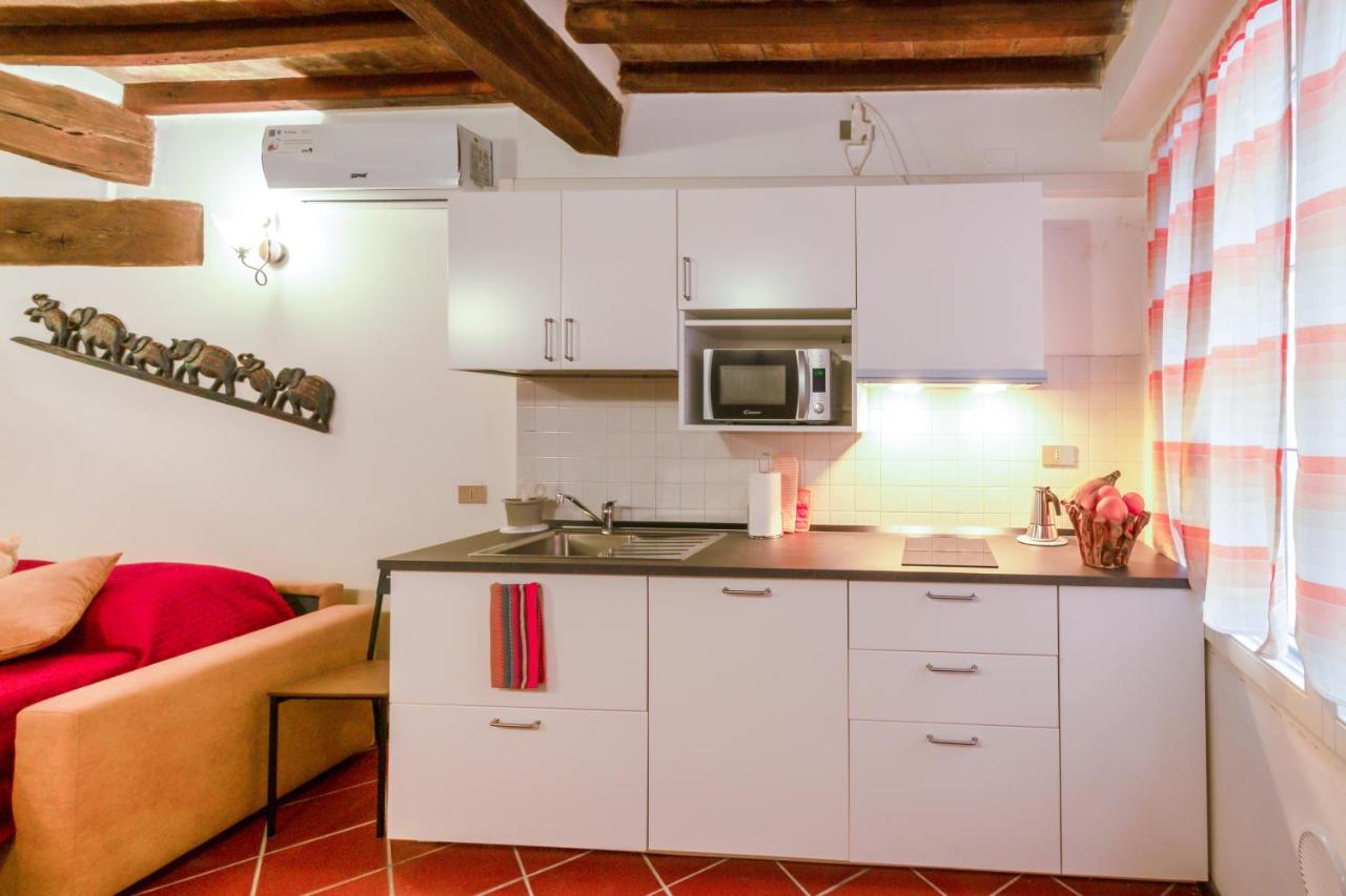 Parma Portici Antichi Monolocale A 5 Min Dal Duomo Apartment Екстериор снимка